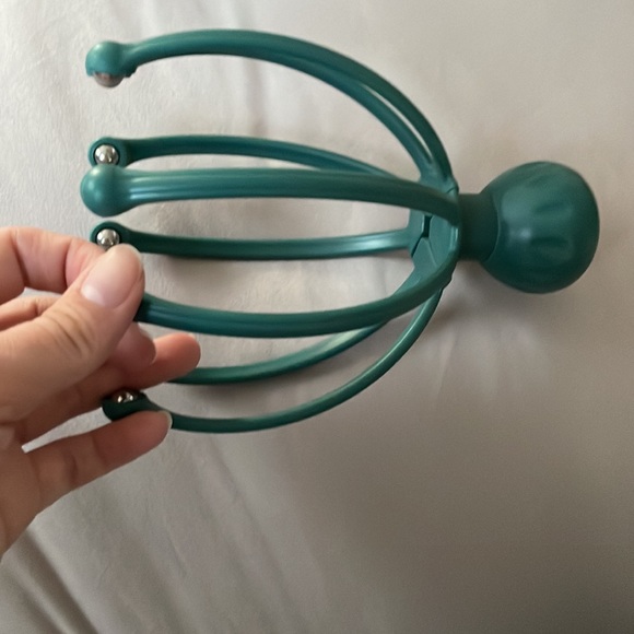 Cyan head scratcher - Picture 4 of 4